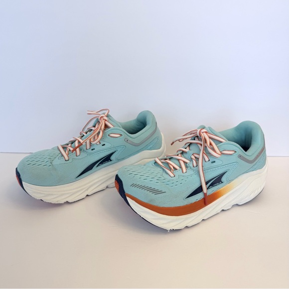 Altra Via Olympus light blue running shoes, Size 7 - Picture 2 of 8